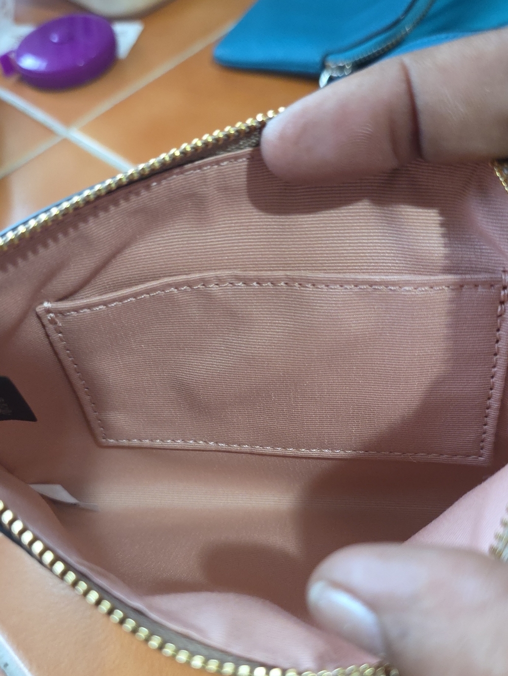 COACH CORNER ZIP WRISTLET NWT - Picture 3 of 5